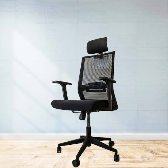 UrbanPro High-Back Mesh Office Chair – Ergonomic-Style Office Seating