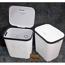 Plastic Laundry Basket with Lid – Large Capacity Ventilated Clothes Storage Hamper for Home