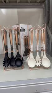 7-Piece Heat-Resistant Silicone Kitchen Utensils Set with Wooden Handles