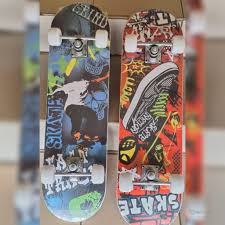 Skateboard with Rubber Wheels – Outdoor Riding Board for Skateboarding, Fun & Practice